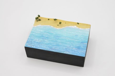 AK6583 WATER SHEET TRANSPARENT STILL WATER 245 X 195MM / 9.64 X 7.68 “ – TEXTURED ACRYLIC SHEET – 1 UNIT