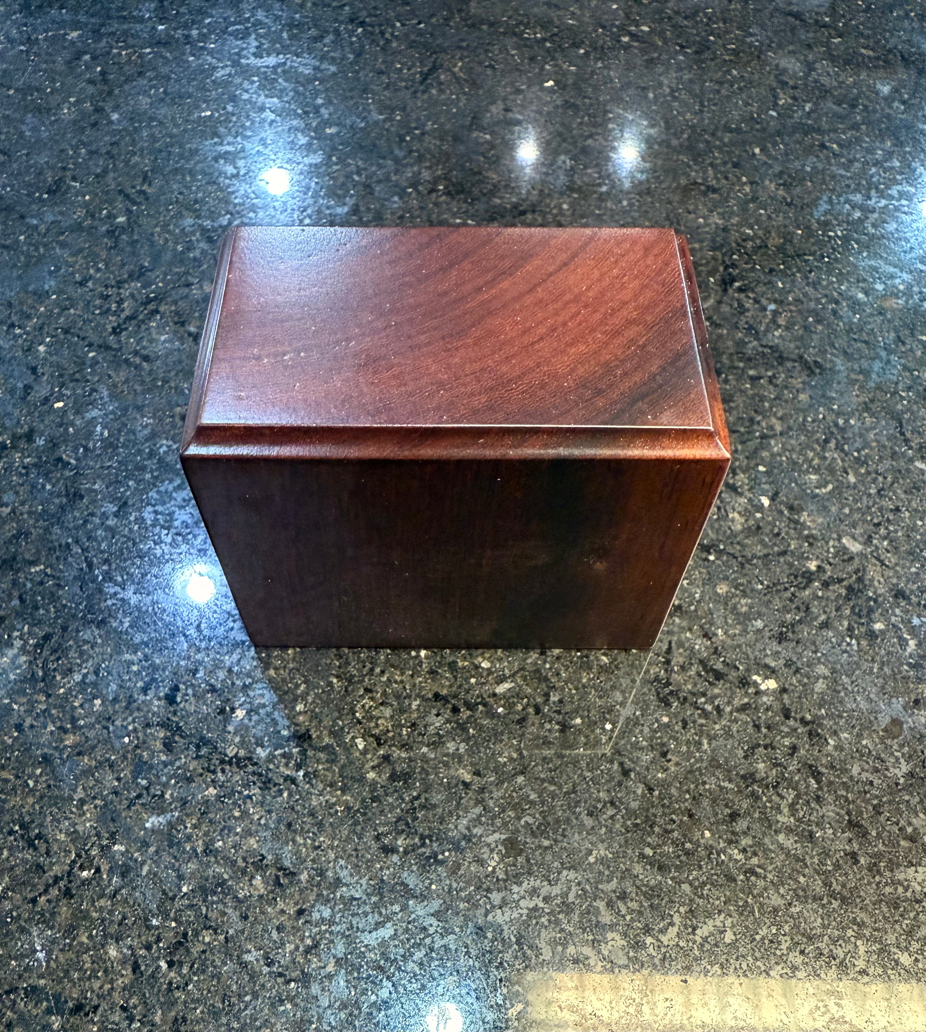 Base de madera 8 cm x 6 cm x 5 cm