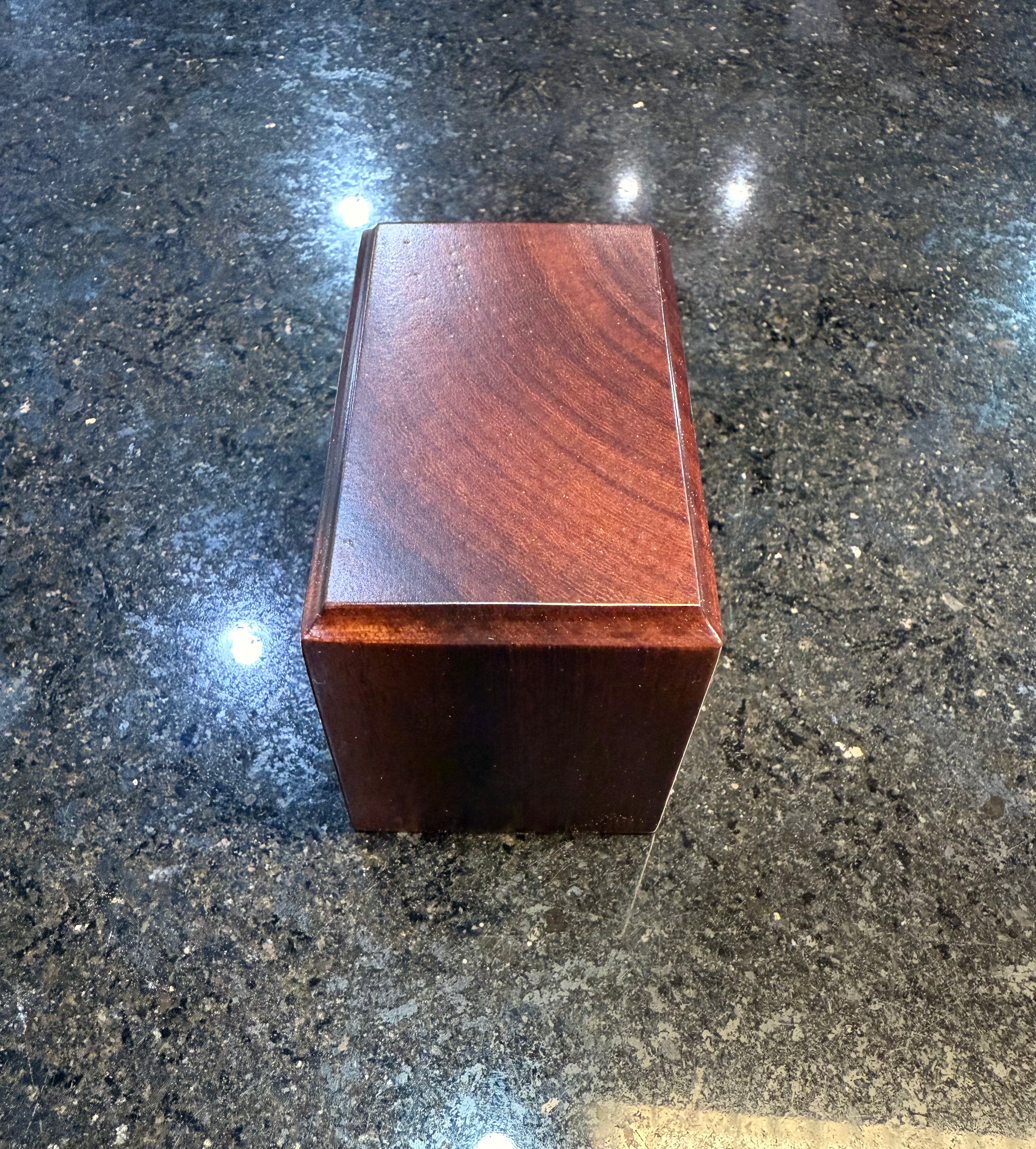 Base de madera 8 cm x 6 cm x 5 cm
