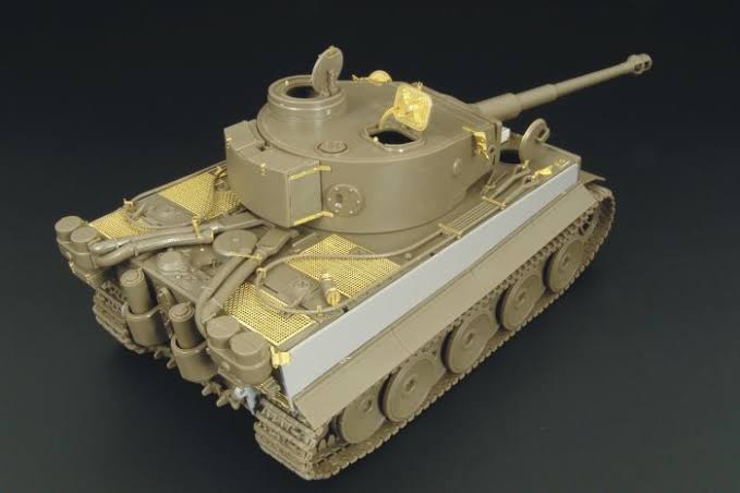 Hauler HLX48124 Tiger I DAK 1/48 Fotocortes