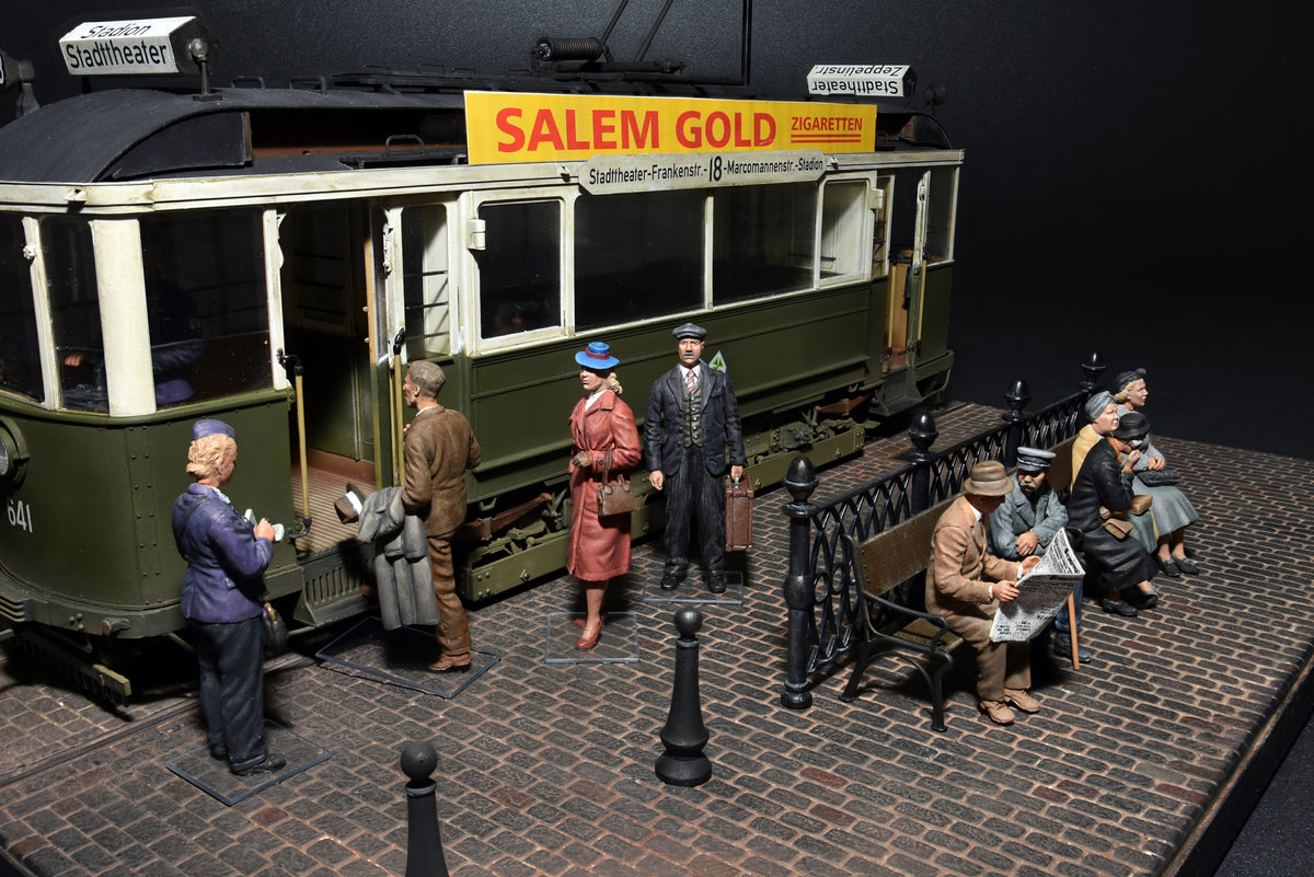 MIART-38009: MiniArt 1/35 European Tramcar (Strassenbahn Triebwagen 641) with Crew & Passengers