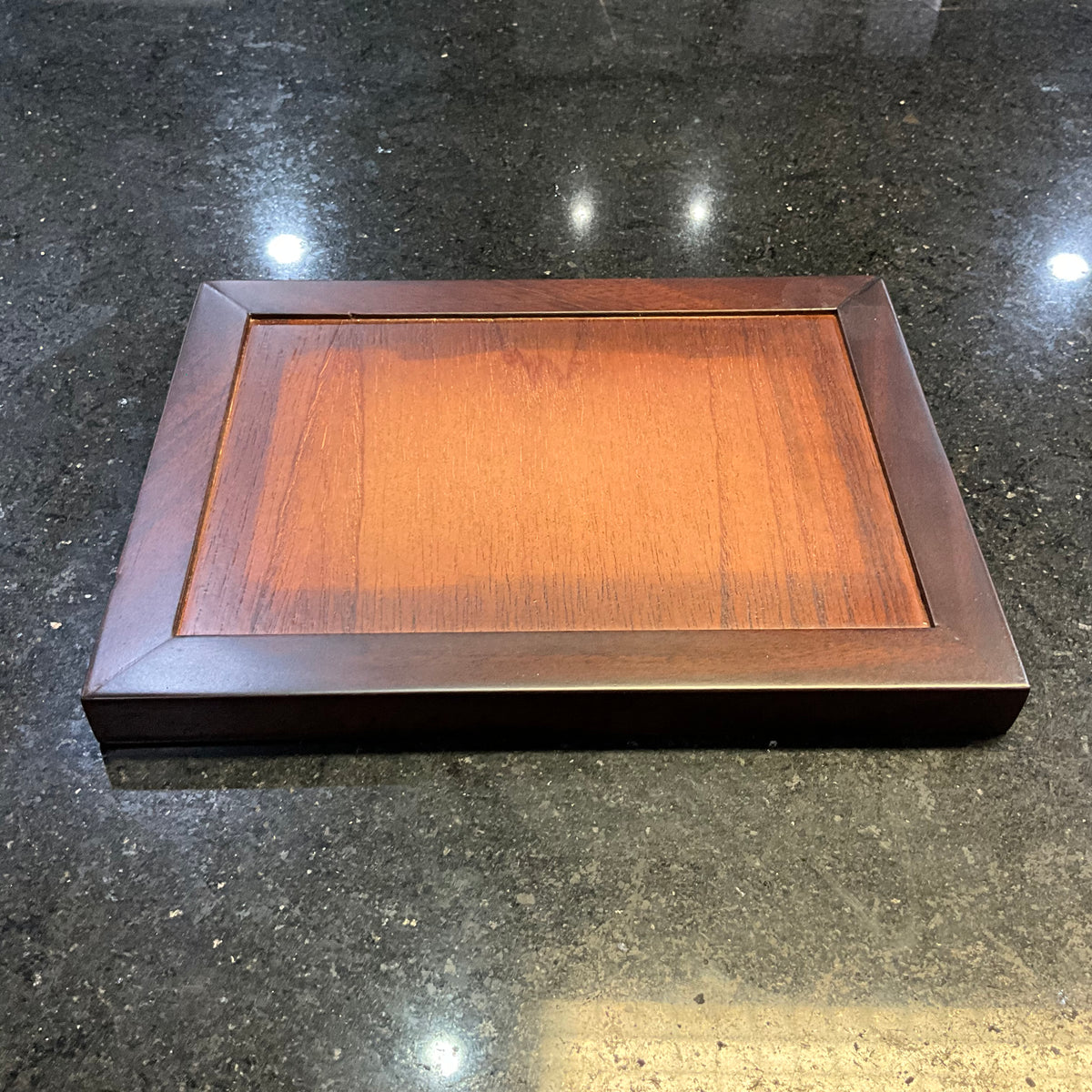 Base de madera con bordes 18cm x 24cm (diorama)