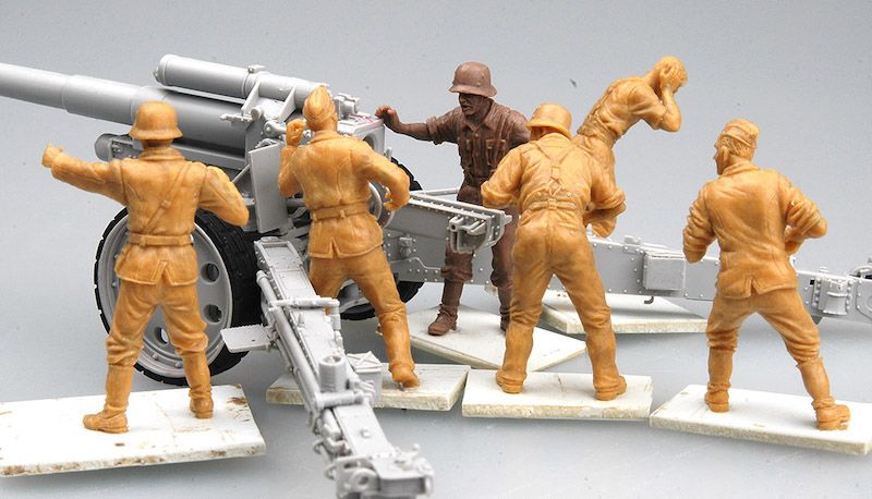 TRUMPETER: 1:35 Trumpeter German Field Howitzer Gun Firing Crew Figure Set (5 figures)