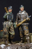 35107 Alpine 1/35 WSS Panther Crew Set (2 Figures)