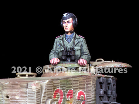 Alpine 1/35 35292 German Panzer Ace Set (2 figurines)